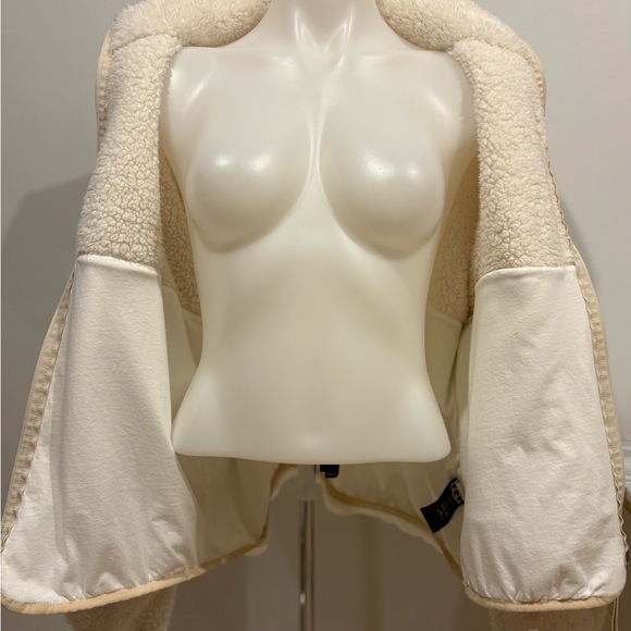 UGG sherpa + faux-shearling zip-up sweater/jacket in a cream/ivory colo - Picture 3 of 16